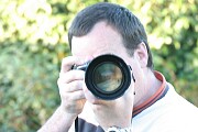 Moz and Simon playing with cameras.