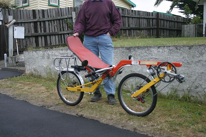 Bruce's latest - a Flevo clone that he can swap the rear of for a cargo trike. Not very rideable IMO. Even my MBB FWD was better, and that's saying something.