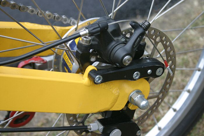 Bruce's latest - a Flevo clone that he can swap the rear of for a cargo trike. Not very rideable IMO. Even my MBB FWD was better, and that's saying something.
