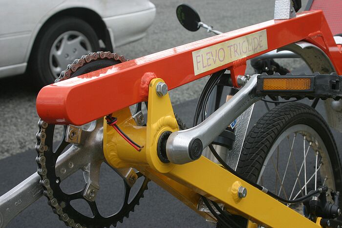 Bruce's latest - a Flevo clone that he can swap the rear of for a cargo trike. Not very rideable IMO. Even my MBB FWD was better, and that's saying something.