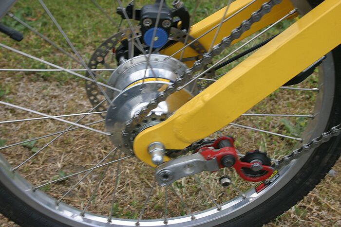 Bruce's latest - a Flevo clone that he can swap the rear of for a cargo trike. Not very rideable IMO. Even my MBB FWD was better, and that's saying something.