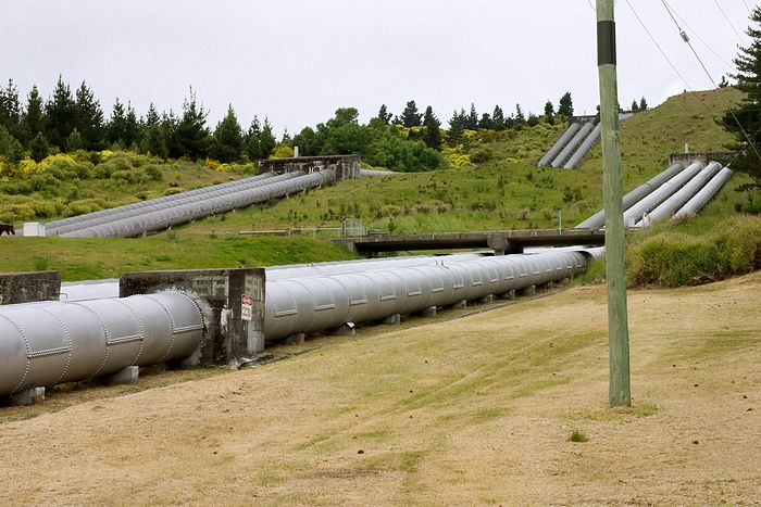 Big waterpipes leading up to the intake. They go through the hill so it's not actually easy to get to the lake from here.