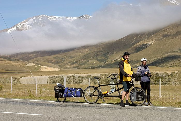 The (crazy) germans and their tandem. With their trailer helping even I couldn't keep up on the downhills. I met them at the western side of Porters Pass where my gravel road around Lake Lyndon joins the main road through Arthur's Pass.