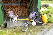 Another lunch (the same day). Found this neat shed at the end of someones driveway and stopped for a break. Was feeling the length of the day after yesterdays effort through the pass, but didn't really want to camp around here.