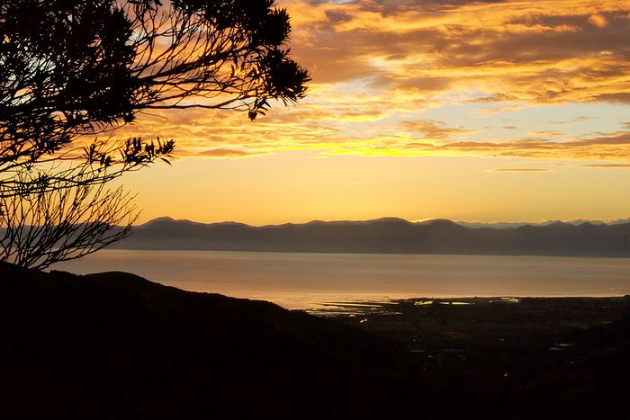 Sunrise from Takaka Hill overlooking Nelson