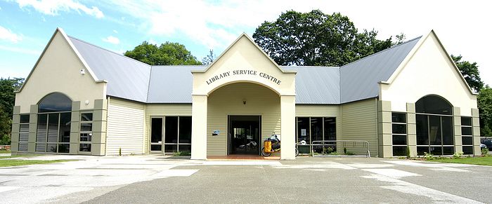 Geraldine library and council offices. Very cool. Library better than most Sydney ones.